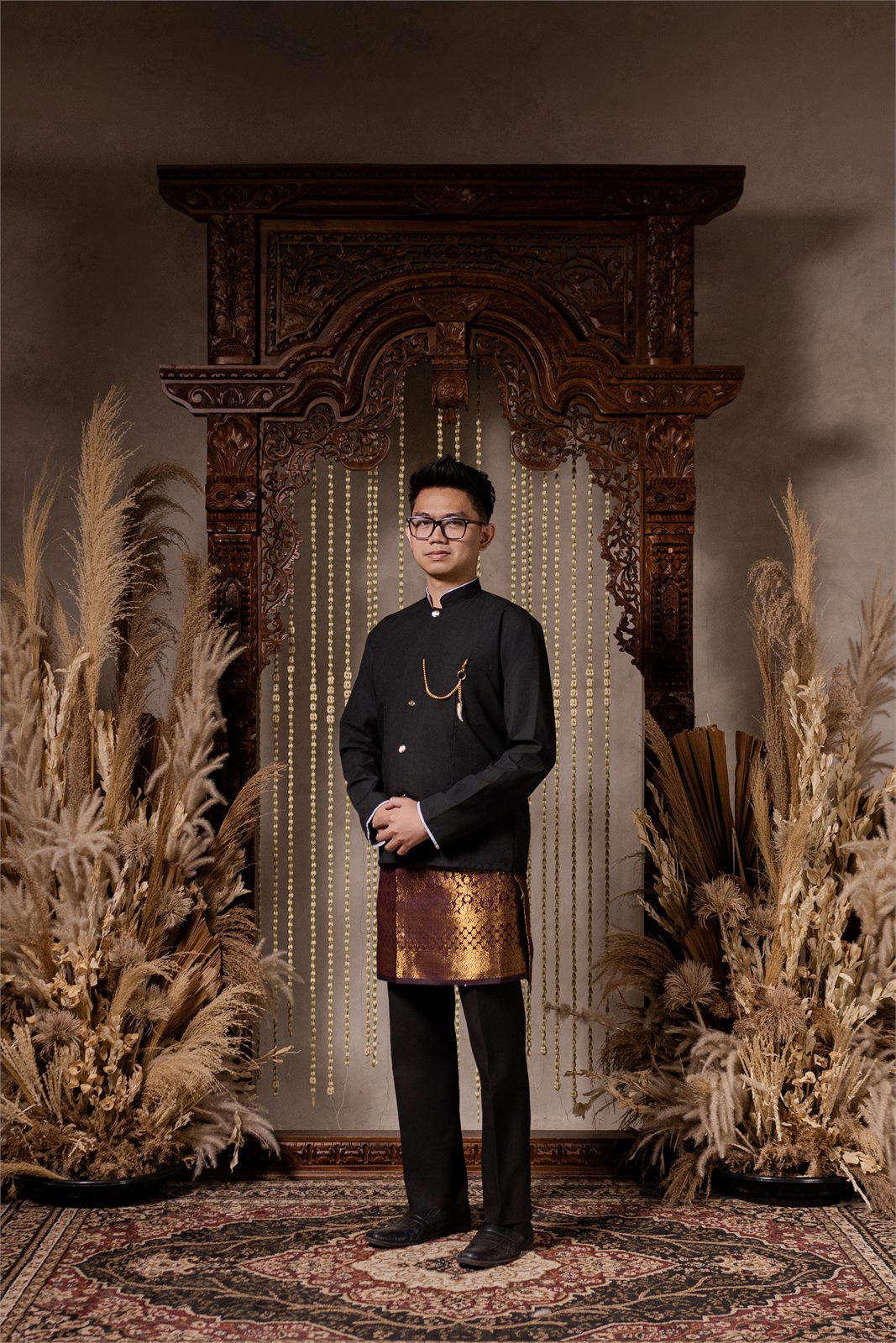 Billy dalam busana adat